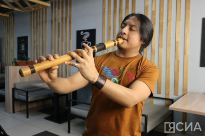 В Якутске состоится концерт индейского музыканта из Эквадора / Нарыйа Пахомова Якутск Якутск Республика Саха (Якутия)