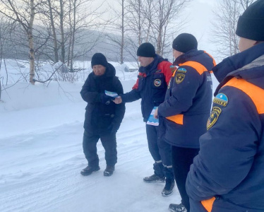 Безопасный лед: надо убедиться в его наличии /    