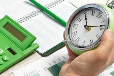 Предпринимателям необходимо уплатить страховые взносы в фиксированном размере до конца 2024 года /    