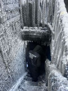 По факту обнаружения тел двух человек при тушении пожара в Якутске возбуждено уголовное дело об убийстве /  Якутск Якутск Республика Саха (Якутия)