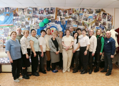 Зампред правительства Якутии встретилась с волонтерами /    