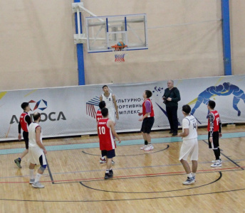 Команды алмазной столицы стали сильнейшими в баскетболе /    