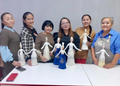 Мастер-классы Туяры Дегтяревой из Светлого пользуются популярностью /    