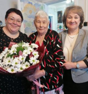 Три ветерана системы образования Мирнинского района отметили свои круглые даты /    