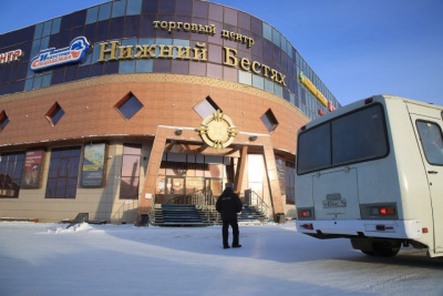 В поселке Нижний Бестях полиция проверила 128 мигрантов / Николай Борисов   