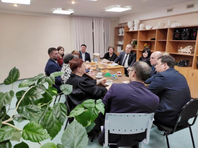 «Спасибо вам, что помогаете, находитесь на связи 24 на семь» /    