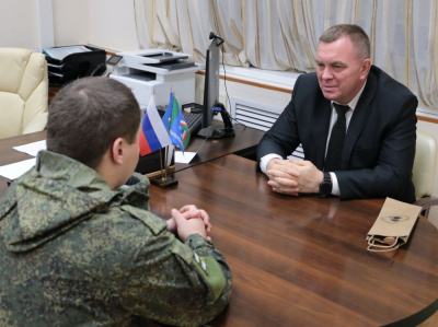 Новое поколение защищает Отечество /    