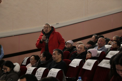 Арылахцы на отчете говорили про насущные проблемы /    