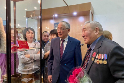 В Якутском музее имени Ярославского открылась выставка, посвященная 85-летию Николая Сантаева / ЯСИА   
