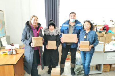 Якутская городская больница № 3 передала блиндажные свечи для бойцов / ЯСИА Якутск Якутск Республика Саха (Якутия)