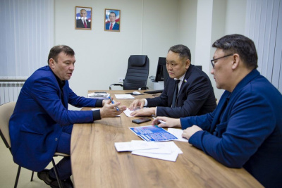 Председатель Якутской гордумы встретился с руководителем филиала госфонда «Защитники Отечества» / ЯСИА   