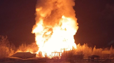 Из-за пожара в Кобяйском районе Якутии две семьи остались без крыши над головой / Анна Лебединская   