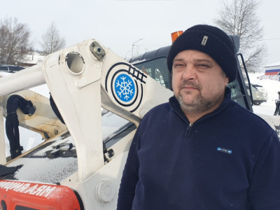 Уборка снега - труд нелёгкий!