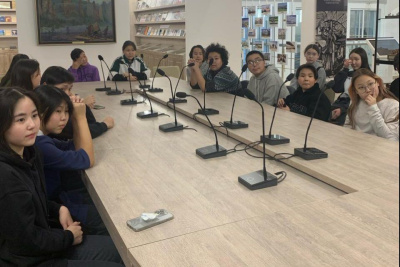 Школьники из Якутии приняли участие во встрече с потомками Александра Пушкина / ЯСИА   