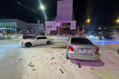 Два человека пострадали в ДТП на перекрестке в Якутске / ЯСИА Якутск Якутск Республика Саха (Якутия)
