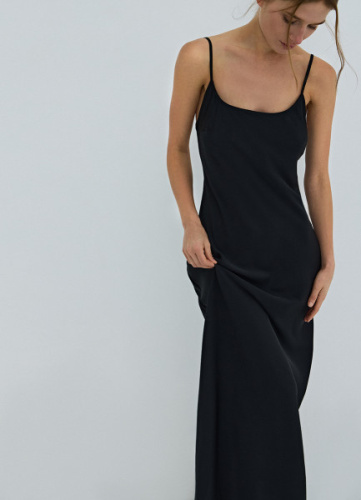 Платье на тонких бретелях, Черный