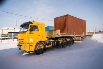 Всем, кто за рулем, нужна дорога прямая, словно струна /  Алдан Алданский 