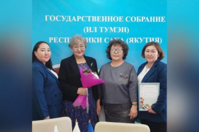 Любовь Стручкова: «Дополнительные выплаты медикам - большая помощь и поддержка» / Айаал Аргунов   