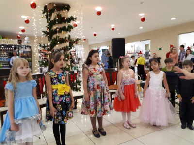 Под звуки оркестра старый год уступил свои позиции /  Алдан Алданский 