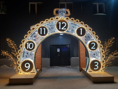 «Бьют часы на старой башне. Провожая день вчерашний» /  Алдан Алданский 