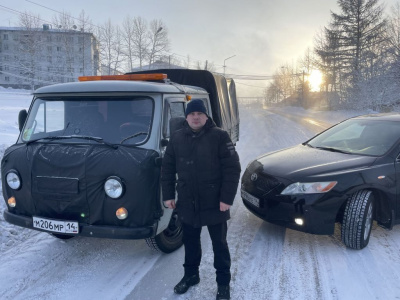 Работа по зимнему содержанию дорог продолжается /  Алдан Алданский 