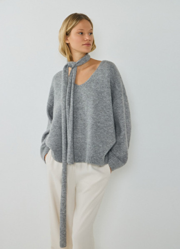 Джемпер с шарфом, Серый