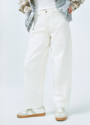 Джинсы объёмного кроя для девочек, Белый