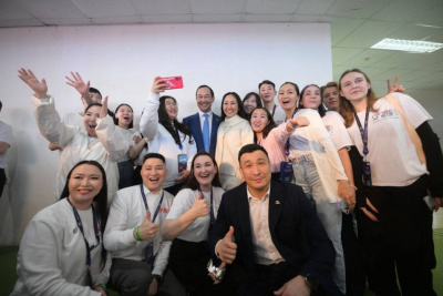 Айсен Николаев посетил тематические площадки фестиваля «Муус Устар» / ЯСИА Якутск Якутск Республика Саха (Якутия)