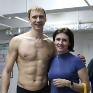 Олимпийский чемпион Андрей Сильнов всерьез намерен заняться мас-рестлингом. /    Город Москва