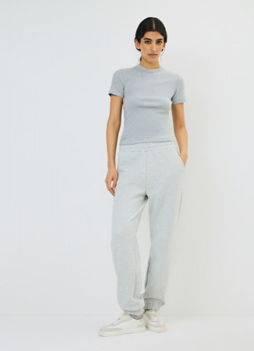 Базовые джоггеры, Серый