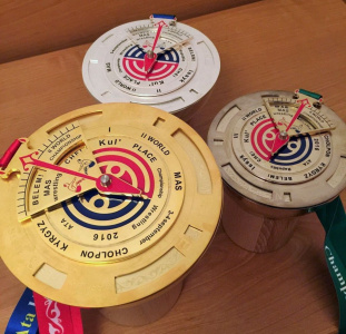 80 кг наградной атрибутики чемпионата мира привезли в Чолпон-Ату /    Город Москва