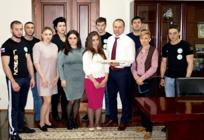 Министр спорта Кабардино-Балкарии встретился со сборной командой республики по мас-рестлингу /    