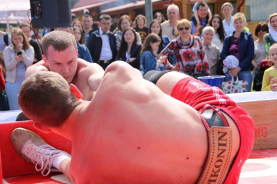 Информация о соревнованиях по мас-рестлингу на московском ысыахе /    Город Москва