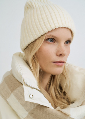 Вязаная шапка с отворотом, Бежевый