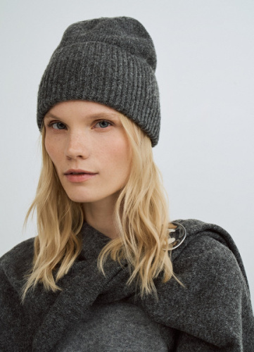 Вязаная шапка с отворотом, Серый