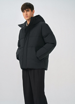 Утеплённая куртка с капюшоном и накладными карманами, Черный