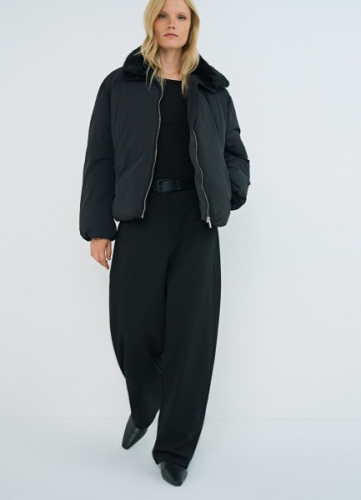 Утеплённая куртка с меховым воротником, Черный