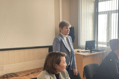 Доверенное лицо Владимира Путина в Якутии Марина Бахилина встретилась с сотрудниками «Почты России» / ЯСИА   Республика Саха (Якутия)