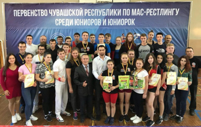 В Чувашии провели отбор на Первенство России по мас-рестлингу /    