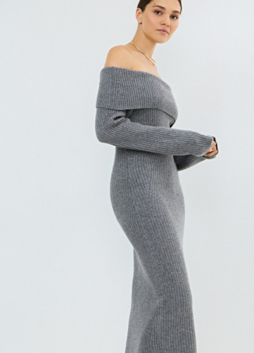 Вязаное платье с открытыми плечами, Серый