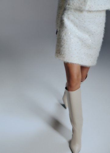 Пушистая мини-юбка из твида с пайетками и бисером, Белый