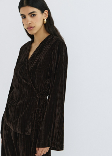 Блузка из жатого бархата с поясом, Коричневый