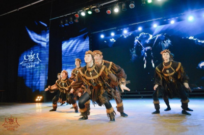 Участники конкурса «Мисс и Мистер СВФУ» блеснули своими талантами на сцене / Вероника Аммосова   