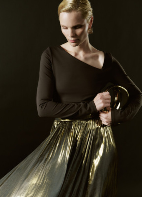 Лонгслив с асимметричным вырезом, Коричневый