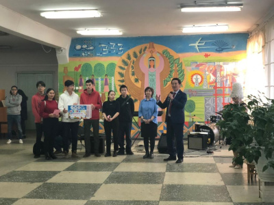 «Коробка храбрости», объединившая Якутию: Волонтерское движение будут развивать / Аламжи Будаев   Республика Саха (Якутия)