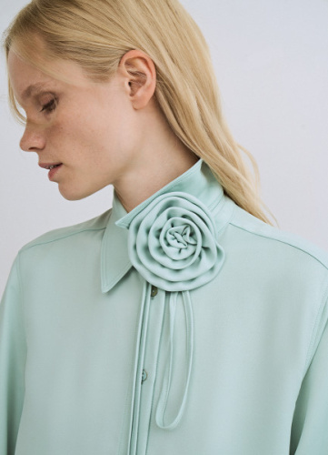Блузка с декоративным цветком, Зеленый