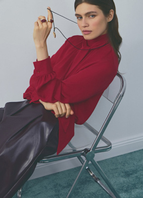 Блузка с шарфом, Красный