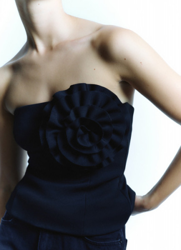 Топ с объёмным декором, Черный