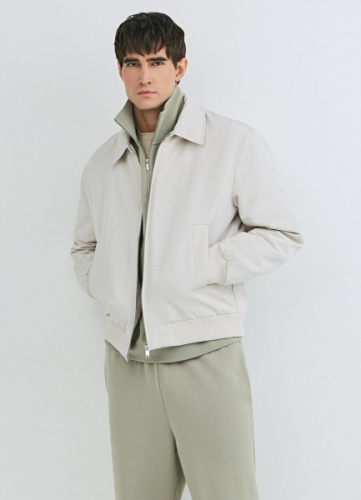 Утеплённый бомбер с отложным воротником, Белый