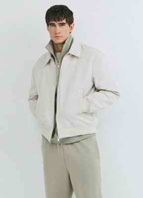 Утеплённый бомбер с отложным воротником, Белый